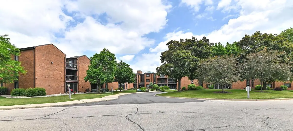 6100 W Stonehedge DRIVE #167, Greenfield, WI 53220 - #1