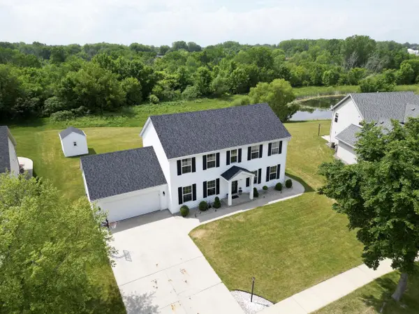 8821 S Carrollville CIRCLE, Oak Creek, WI 53154