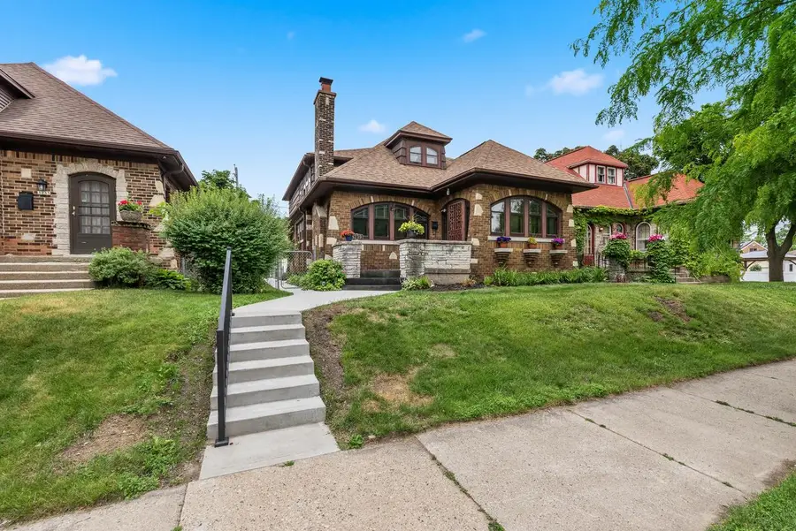 3239 W Drury LANE, Milwaukee, WI 53215 - #2