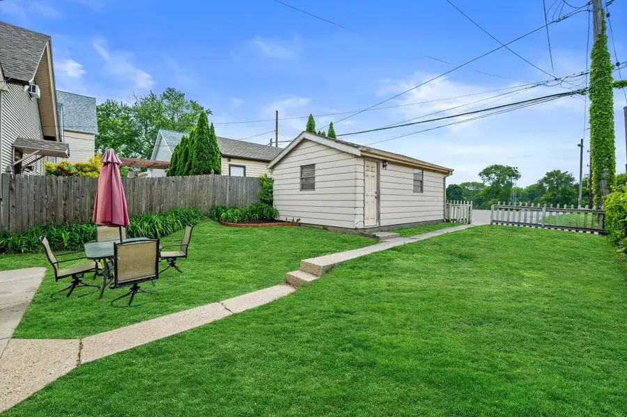 2843 S Linebarger TERRACE, Milwaukee, WI 53207 - #3