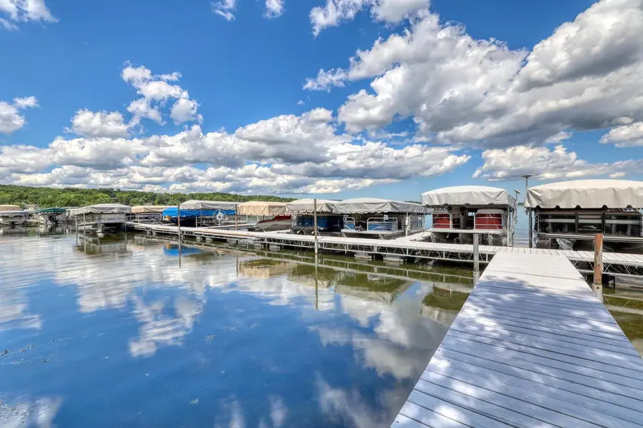 W304N2356 N Westwind DRIVE #6A, Pewaukee, WI 53072 - #2