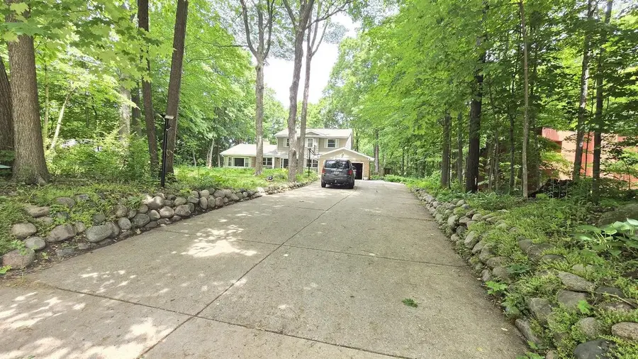 8480 W Edgerton AVENUE, Greendale, WI 53129 - #2