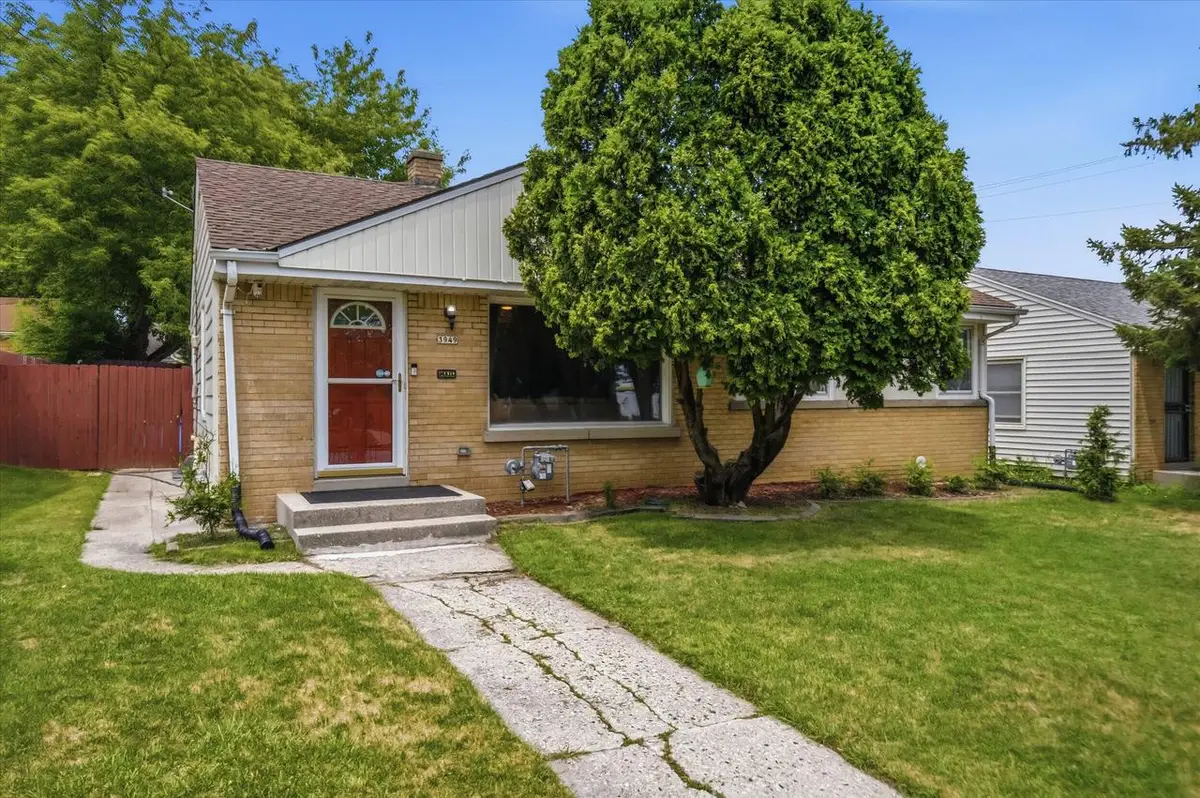 3949 N 77th STREET, Milwaukee, WI 53222 - #1