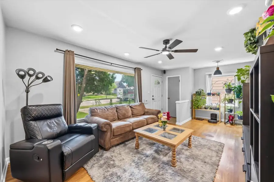 3949 N 77th STREET, Milwaukee, WI 53222 - #3