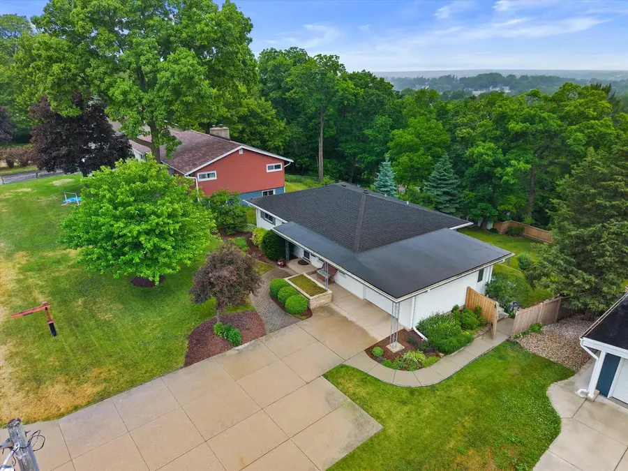 353 Tower COURT, Pewaukee, WI 53072 - #2