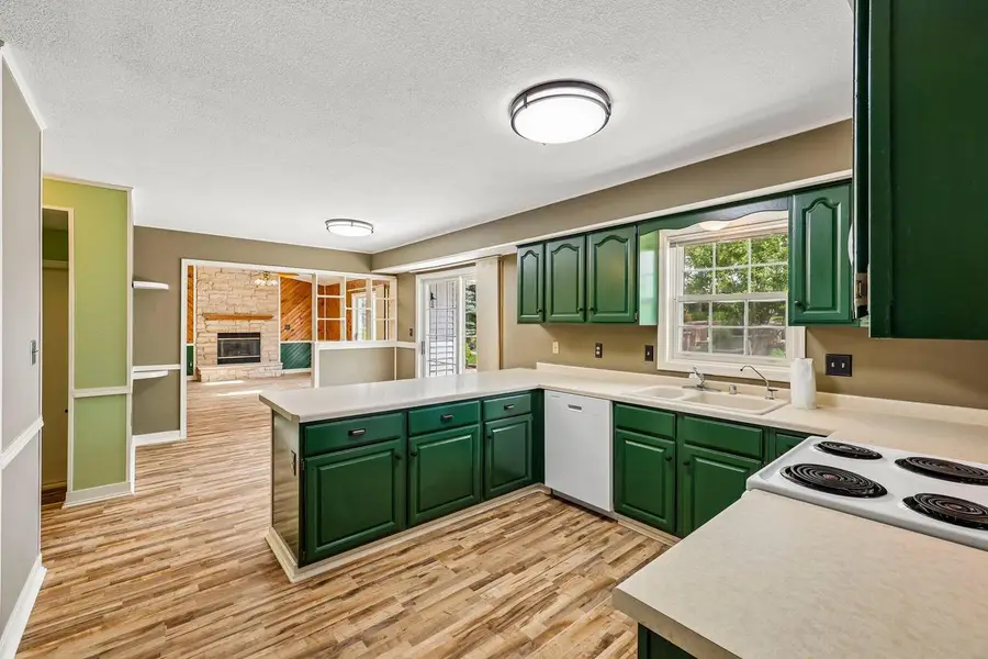 W183S8590 Sue Marie LANE, Muskego, WI 53150 - #3