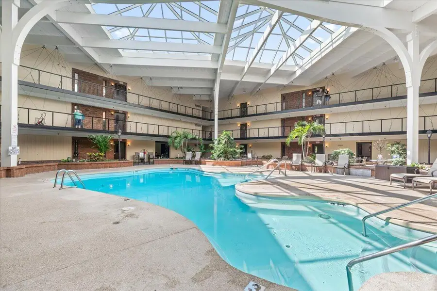 6100 W Stonehedge DRIVE #323, Greenfield, WI 53220 - #3