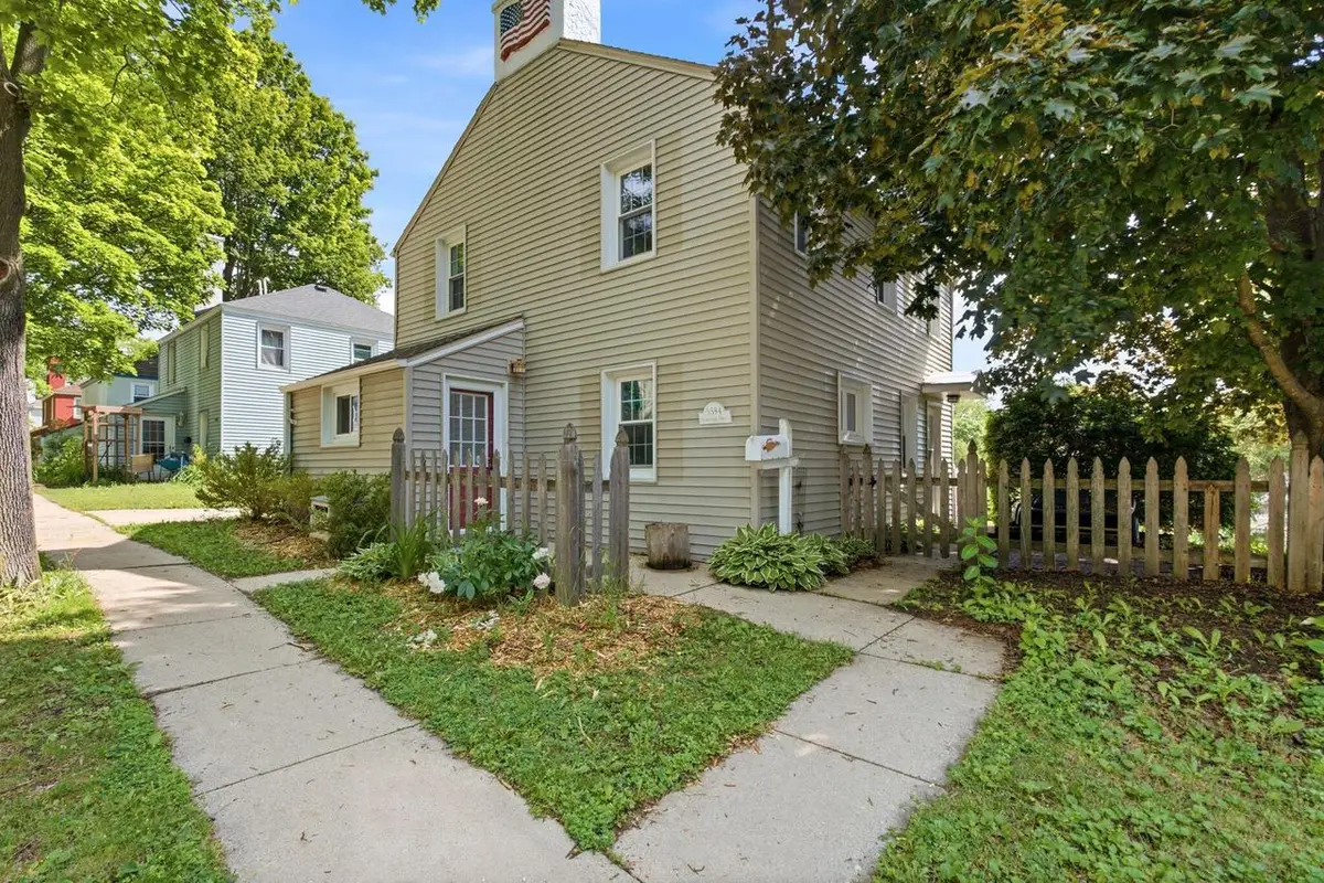 5594 Arrowwood STREET, Milwaukee, WI 53219 - #1