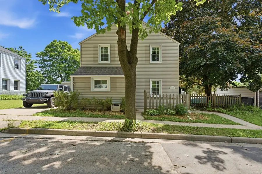 5594 Arrowwood STREET, Milwaukee, WI 53219 - #2