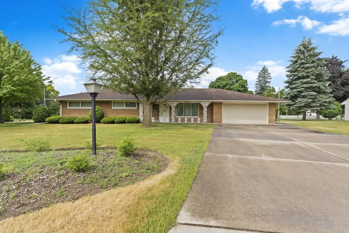 409 Vernon AVENUE, Thiensville, WI 53092 - #1