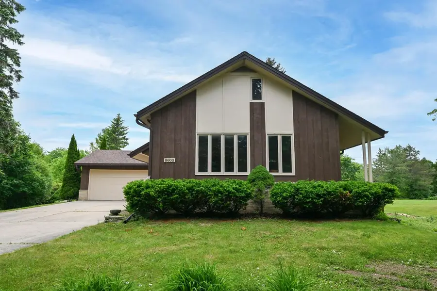 8603 N Regent ROAD, Fox Point, WI 53217 - #2