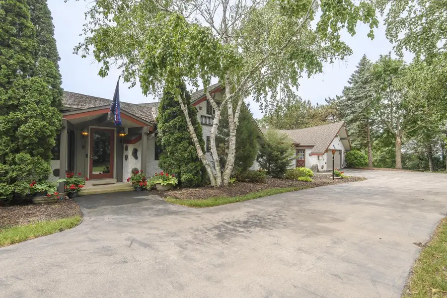 W215N5353 Ada COURT, Menomonee Falls, WI 53051 - #2