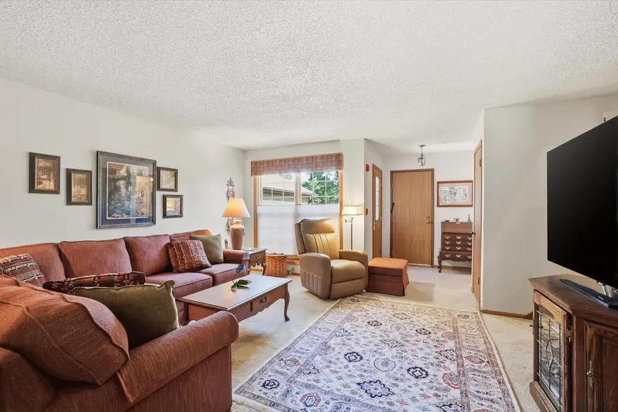 8116 S Forest Hills CIRCLE #8116, Franklin, WI 53132 - #3