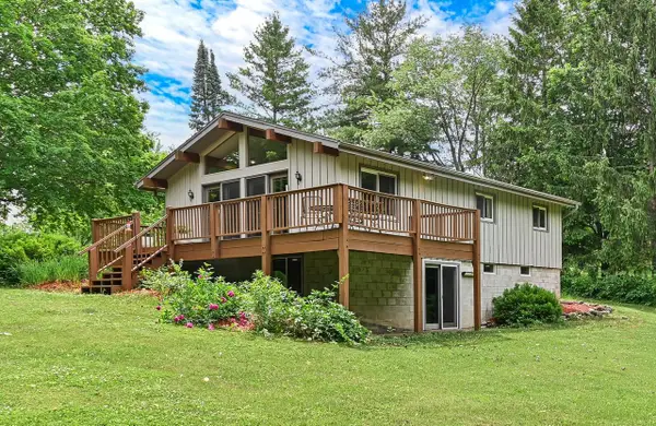 W277S8435 Riverview DRIVE, Mukwonago, WI 53149