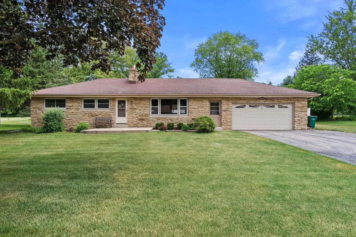 W147N5010 Dolphin DRIVE, Menomonee Falls, WI 53051 - #1