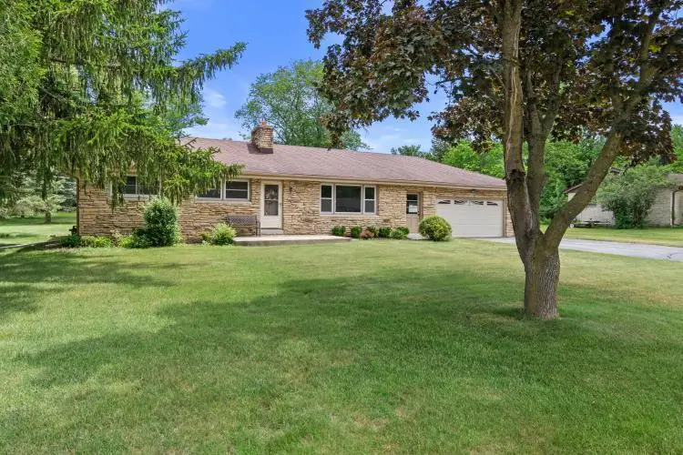 W147N5010 Dolphin DRIVE, Menomonee Falls, WI 53051 - #2