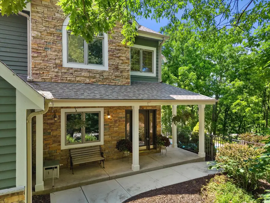 W246S6355 Clearview LANE, Waukesha, WI 53189 - #2