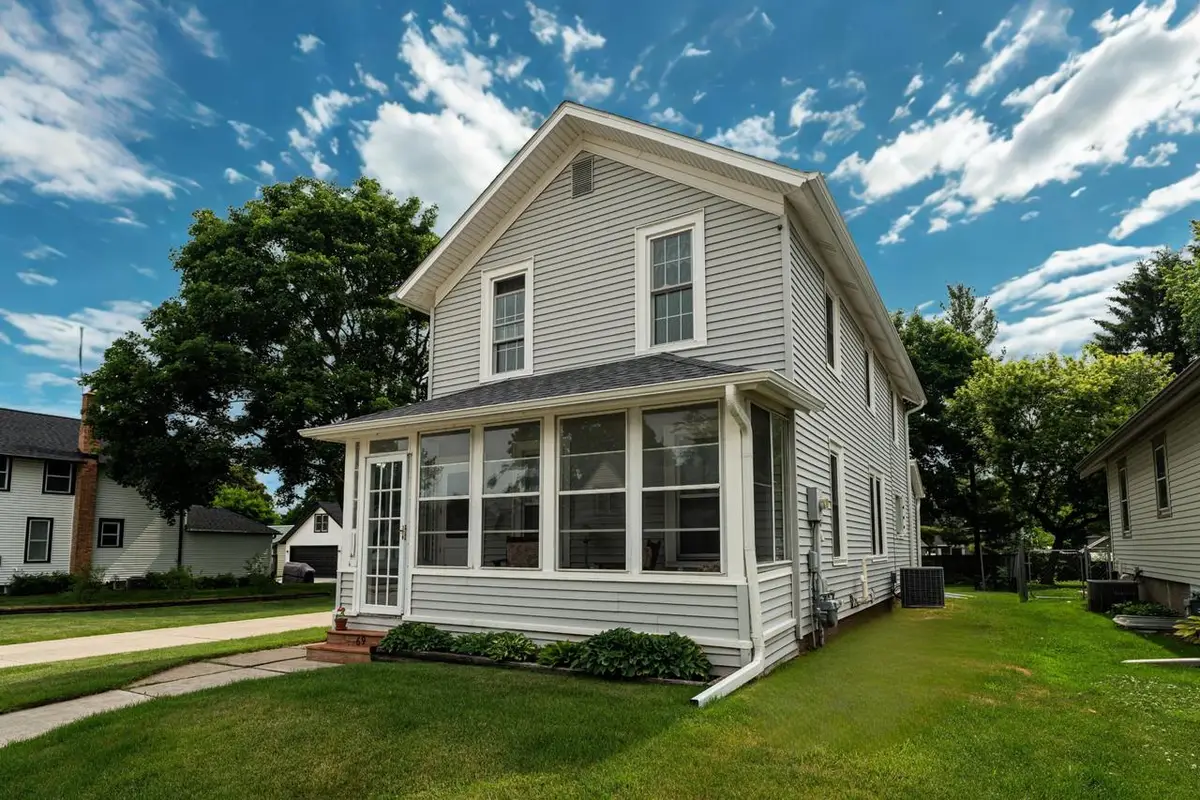 69 S Chestnut STREET, Oconomowoc, WI 53066 - #1
