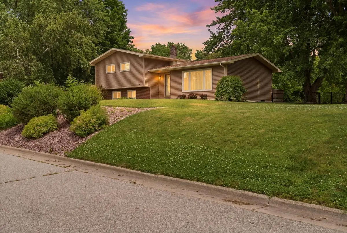 205 E third AVENUE, Holmen, WI 54636 - #1