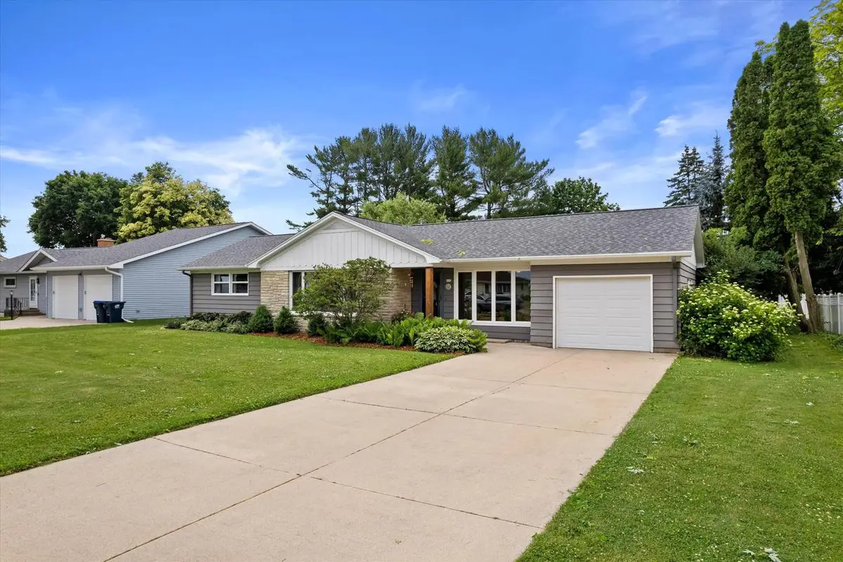 630 E Center STREET, Juneau, WI 53039 - #1