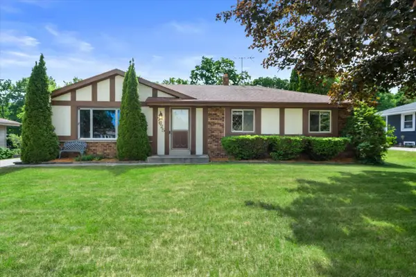 7625 Manitowoc AVENUE, Oak Creek, WI 53154