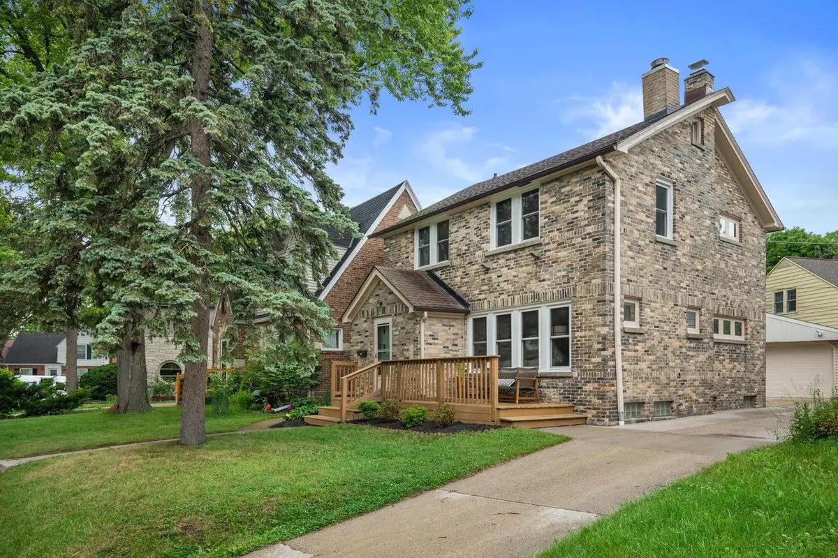 1512 E Olive STREET, Shorewood, WI 53211 - #1
