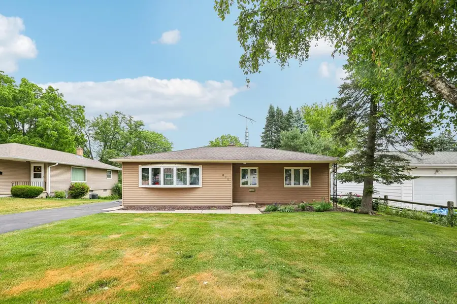 810 Summit AVENUE, Waukesha, WI 53188 - #2
