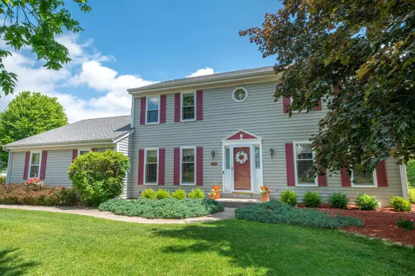 1230 S Springdale ROAD, Waukesha, WI 53186