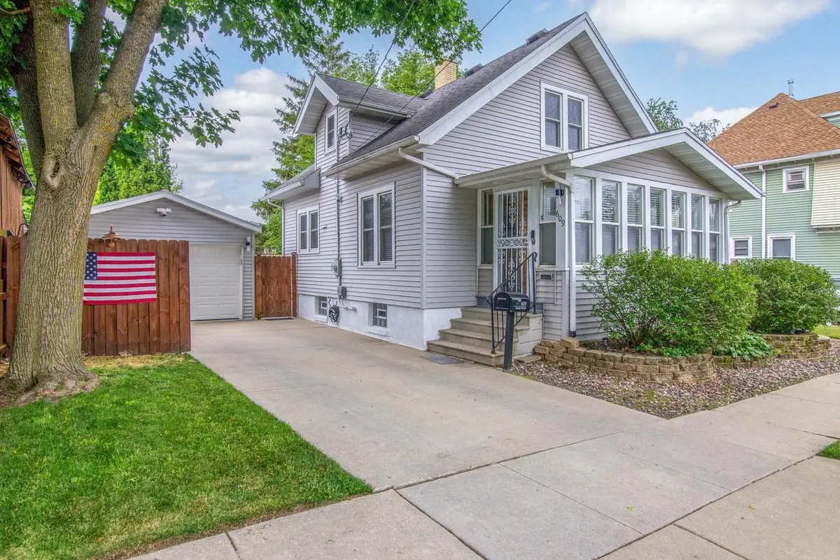 609 Emmet STREET, Watertown, WI 53094 - #1
