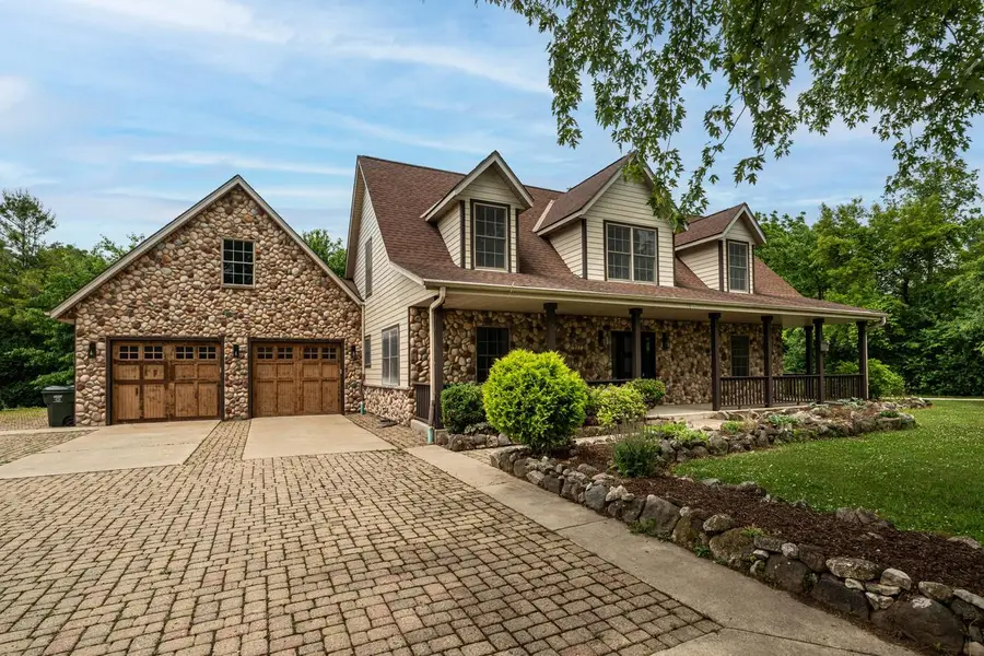 5365 S Sunny Slope ROAD, New Berlin, WI 53151 - #2