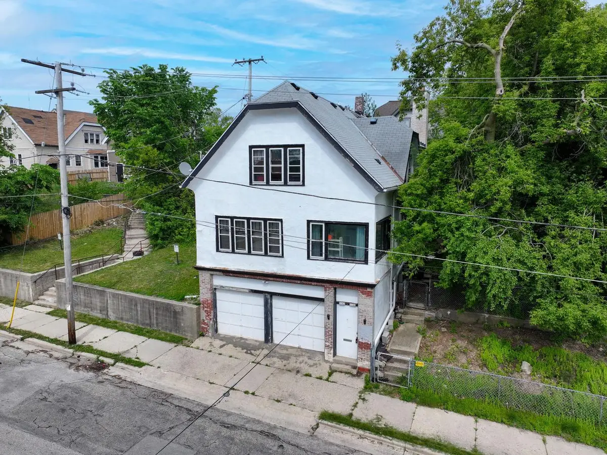 3160-3162 N Dr William Finlayson STREET, Milwaukee, WI 53212 - #1