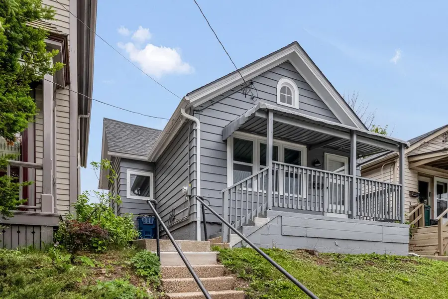 1017 E Pearson STREET, Milwaukee, WI 53202 - #3