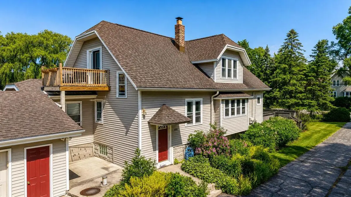 2029 W Donges Bay ROAD #2031, Mequon, WI 53092 - #1