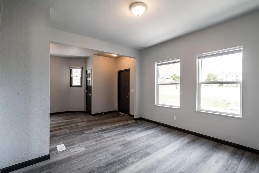 547 N 25th STREET, Milwaukee, WI 53233 - #2