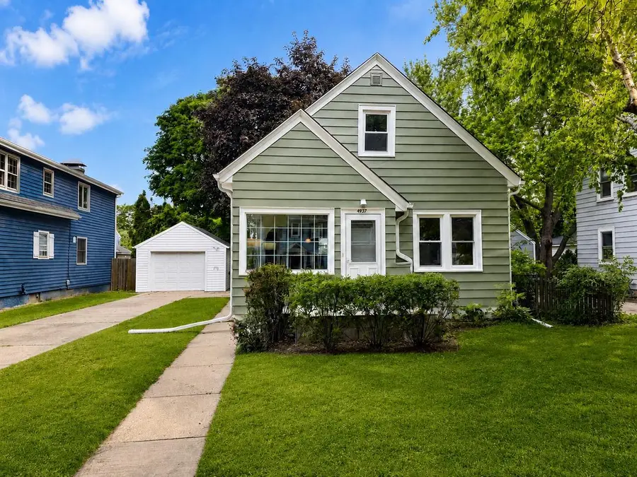 4937 N Hollywood AVENUE, Whitefish Bay, WI 53217 - #2