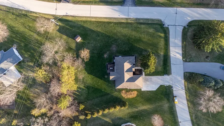 W272N387 Hilltop DRIVE, Waukesha, WI 53188 - #3