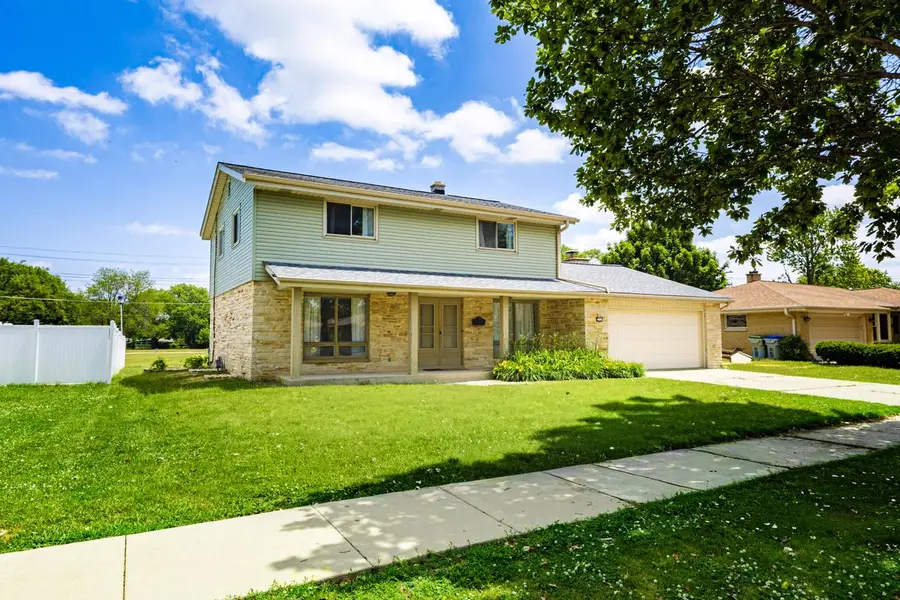 3710 S Massachusetts AVENUE, Milwaukee, WI 53220 - #2