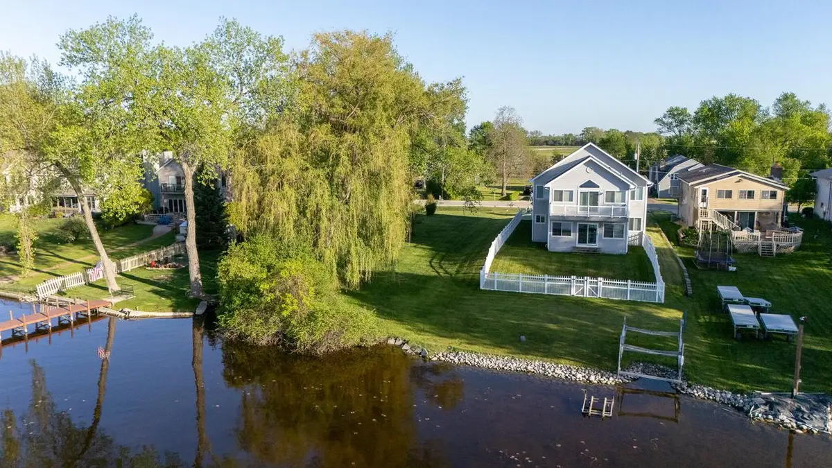 7427 WIND LAKE ROAD E, Waterford, WI 53185 - #1