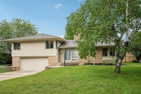 7524 W Wisconsin AVENUE, Wauwatosa, WI 53213