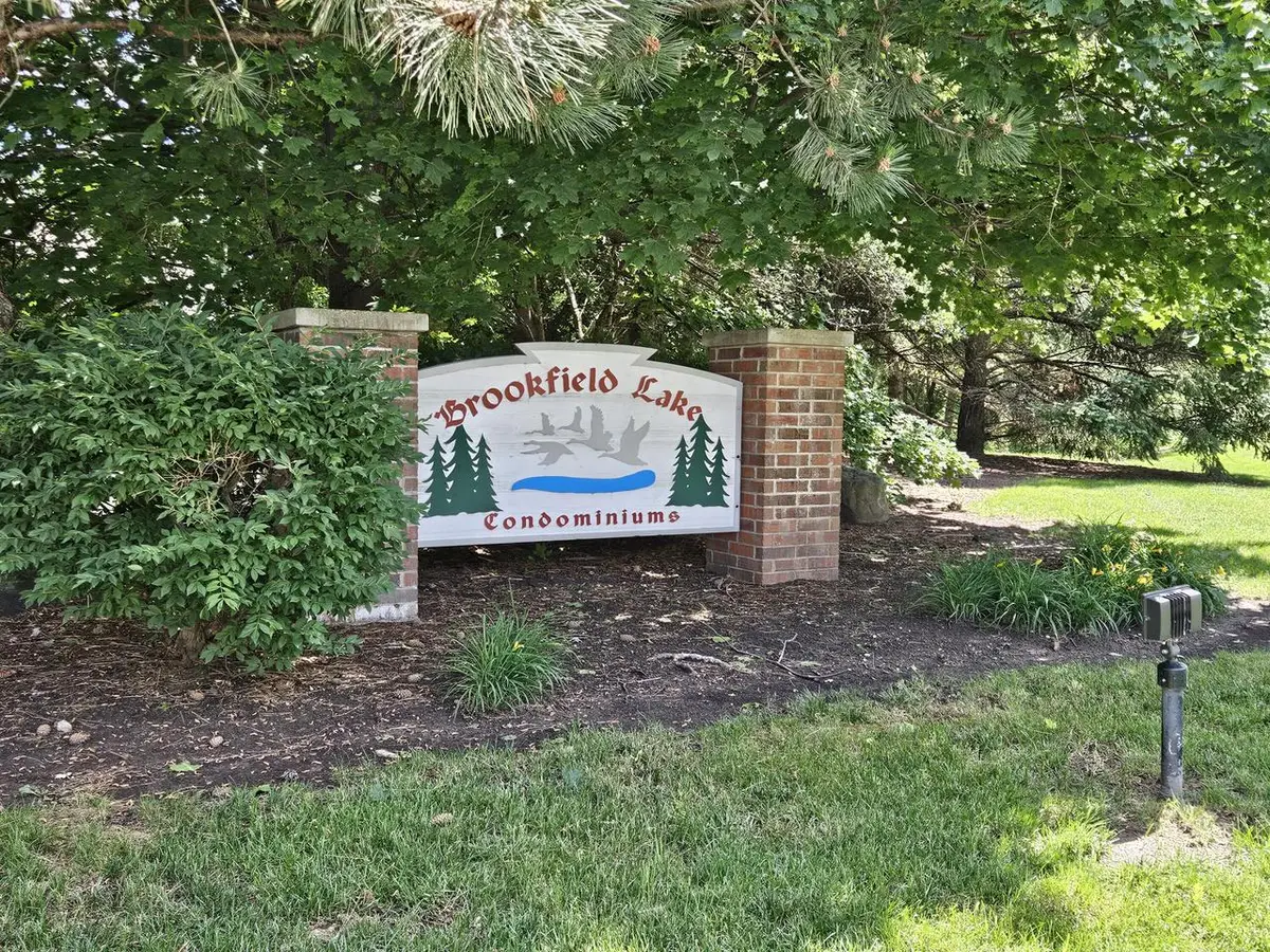 18575 Brookfield Lake DRIVE #62, Brookfield, WI 53045 - #1