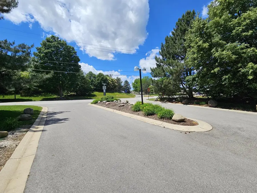 18575 Brookfield Lake DRIVE #62, Brookfield, WI 53045 - #2