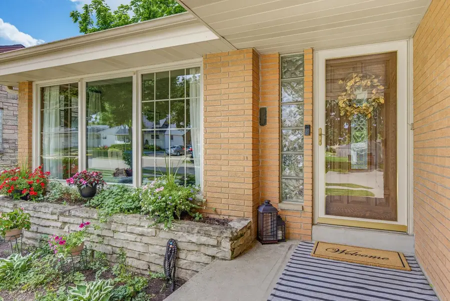 937 S 86th STREET, West Allis, WI 53214 - #2