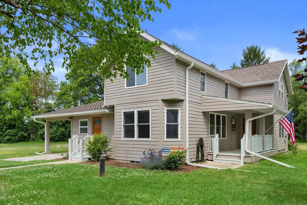 W244N4501 Swan ROAD, Pewaukee, WI 53072 - #1