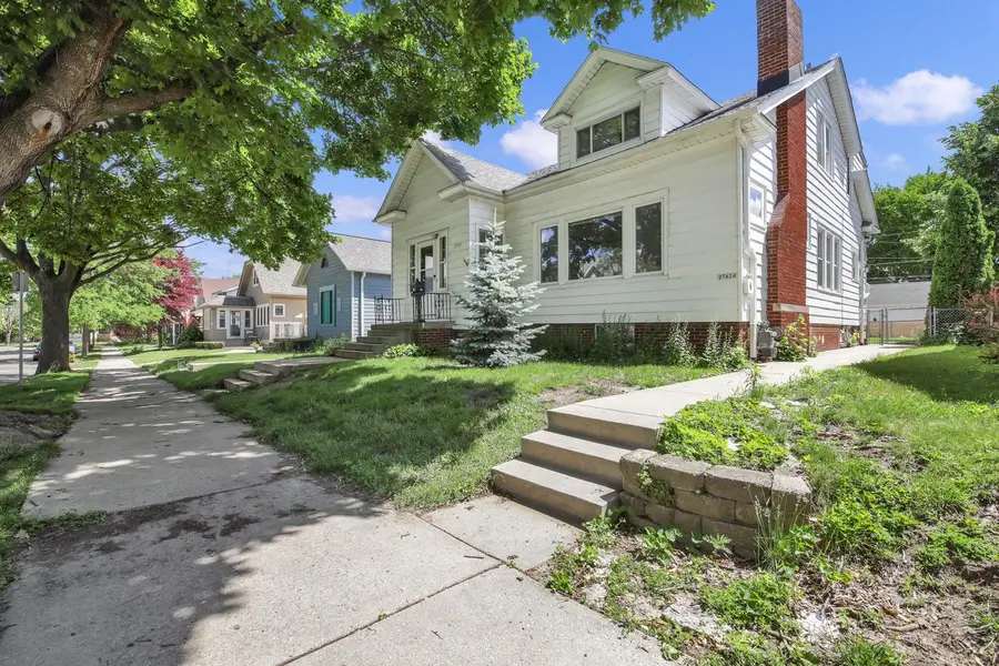 2762 S Linebarger TERRACE, Milwaukee, WI 53207 - #3