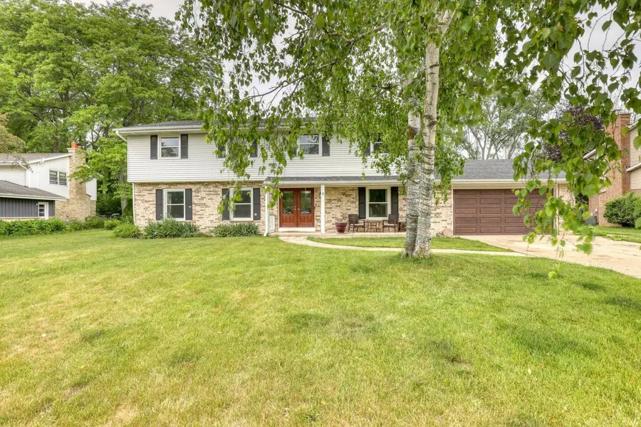 820 W Clovernook LANE, Glendale, WI 53217 - #2