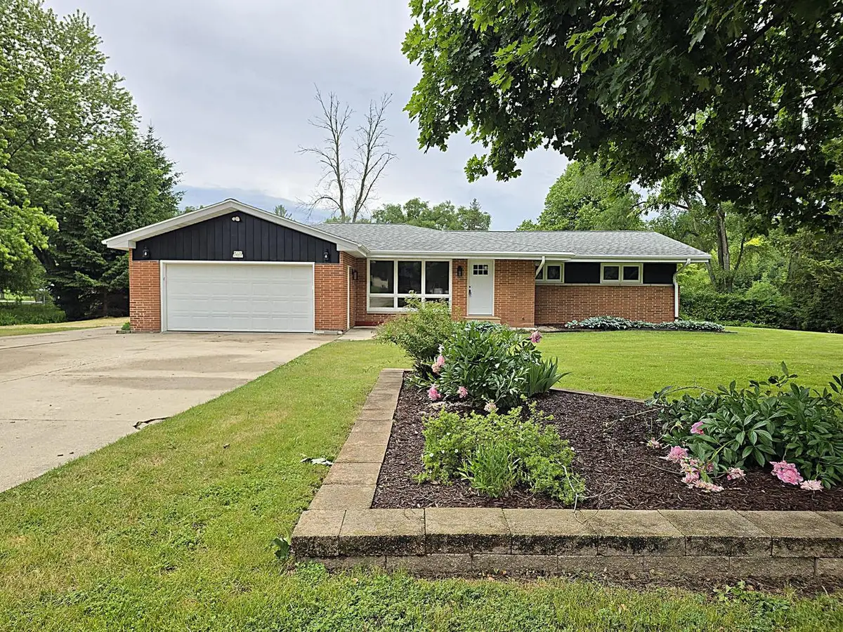 W136N7015 Claas ROAD, Menomonee Falls, WI 53051 - #1