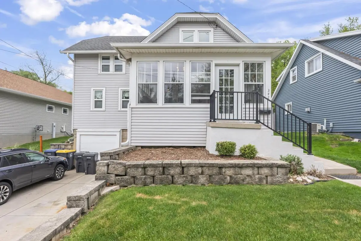 340 Park AVENUE #342, Pewaukee, WI 53072 - #1