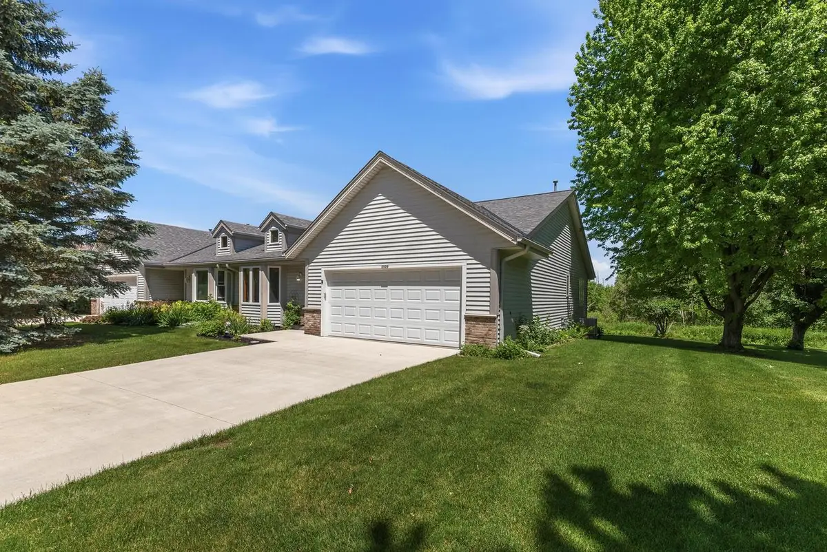 2924 Valley VIEW, West Bend, WI 53095 - #1