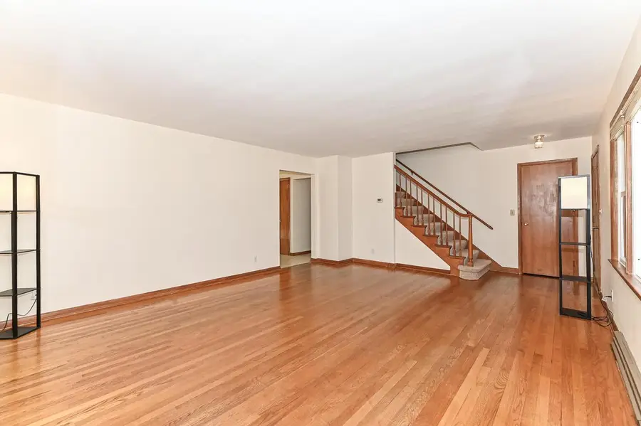 W156N8008 Pilgrim ROAD, Menomonee Falls, WI 53051 - #3