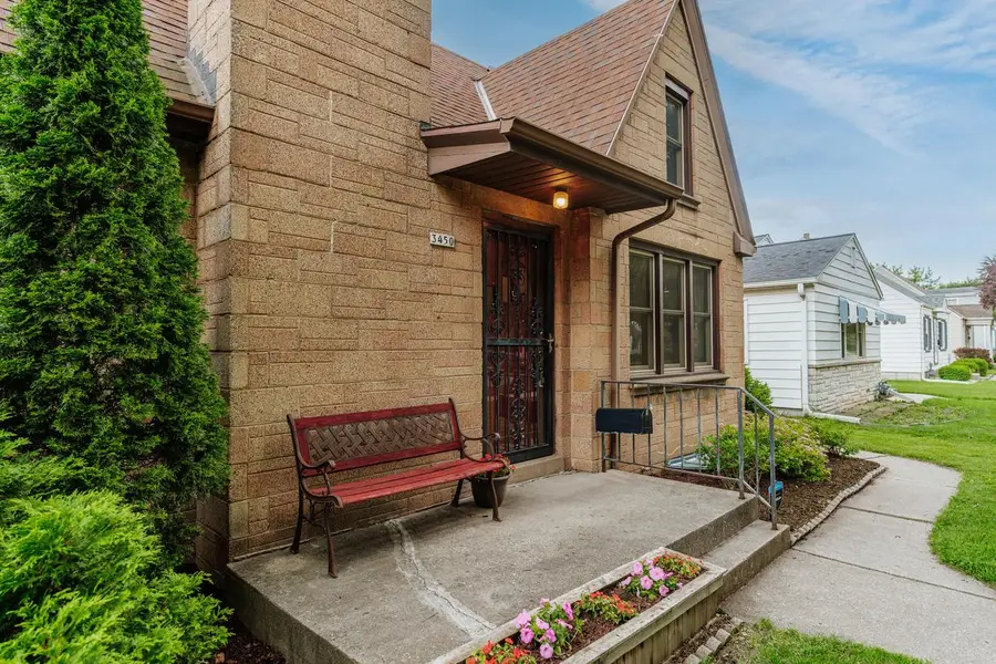 3450 N 89th STREET, Milwaukee, WI 53222 - #3